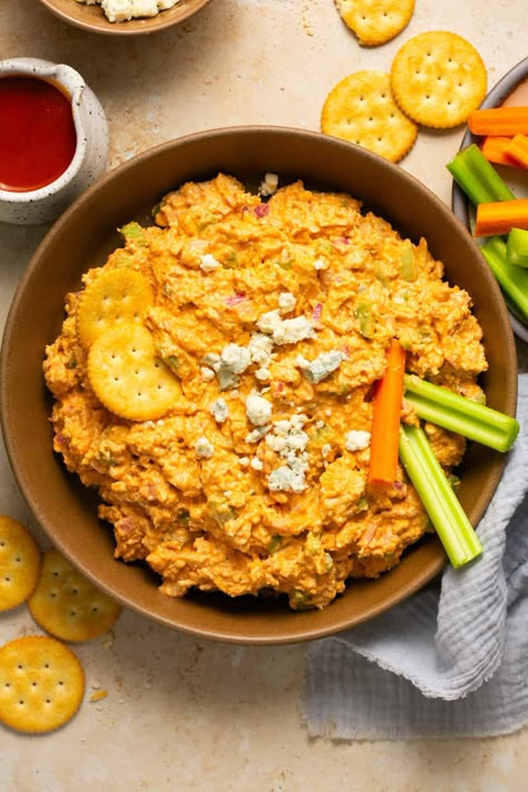 Healthy Buffalo Chicken Salad Healthy Buffalo Chicken Salad, Crockpot Buffalo Chicken Dip, Count Macros, Erin Lives Whole, Turkey Meals, Buffalo Chicken Dip Crock Pot, Crockpot Buffalo Chicken, Macro Recipes, Fast Meals