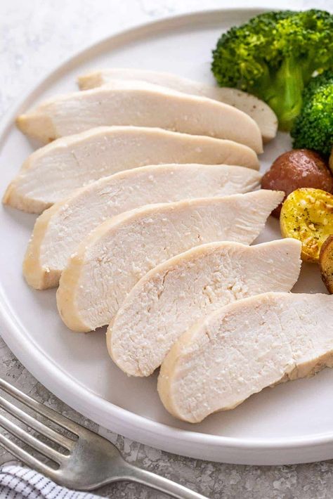 Perfectly cooked poached chicken breast every time that is both juicy and tender. Serve slices with a sauce, or shred it for sandwiches, soups, and more. Poached Chicken Breast, How To Cook Artichoke, Roasted Cauliflower Steaks, Shredded Chicken Recipes, Poached Chicken, Cauliflower Steaks, Breast Recipe, Oven Baked Chicken, Food Science