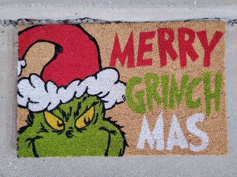 Grinch Door Mat, Grinch Doormat, Grinch Door Hanger, Grinch Door, Holiday Boards, Christmas Door Mat, Diy Doormat, Diy Christmas Door, Mat Ideas