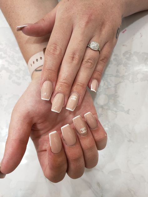 Beige Nails With White Tips, Tan Nails White Tip, White And Tan Nail Designs, White And Tan Nails, Tan And White Nails, Tan Nail Designs, Nails With White Tips, Leave Nails, Tan Nails