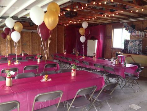 19 Ways To Transform Your Garage Into A Living Space (2) Party In Garage, Garage Graduation Party Ideas, Garage Party Decorations, Rustic Graduation Party, Cool Basement Ideas, Bbq Decorations, Housewarming Party Decorations, Graduation Table Decorations, Garage Party