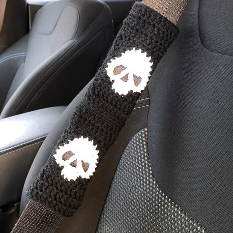 Goth Car Ideas, Emo Car Decor, Goth Car Interior, Emo Car, Skull Steering Wheel Cover, Goth Car, 19th Bday, Hippie Car, Grunge Accessories