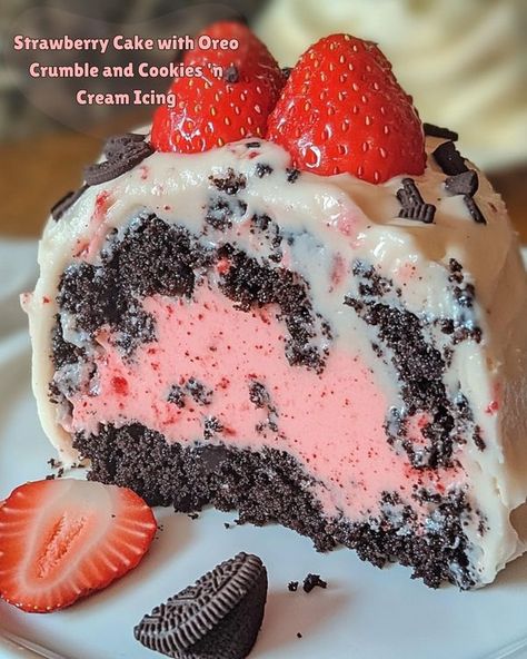 Strawberry Oreo Cake, Cookies And Cream Icing, Cream Icing, Cake Rolls, Cookies N Cream Cookies, Oreo Cake, Cake Roll, Strawberry Cake, Cookies And Cream