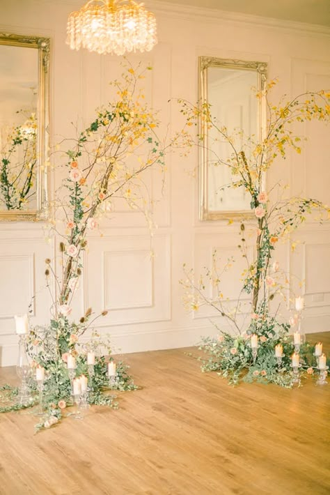 Wedding Arch Whimsical, Candle Arch Wedding, Altar Flowers Outdoor Wedding, Branch Decor Wedding, Branch Backdrop, Branches Wedding Decor, Candle Backdrop, Branch Arch Wedding, House Wedding Ideas