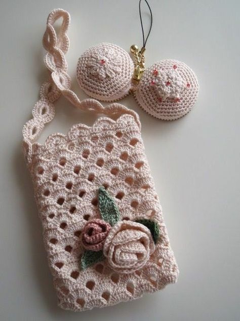 Crochet Eyeglass Cases, Phone Bag Crochet, Crochet Phone Cover, Phone Bag Pattern, Beau Crochet, Crochet Phone Cases, Crochet Mobile, Confection Au Crochet, Free Crochet Bag