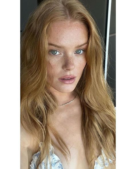 Abigail Cowen Source (@cowensource) • Instagram photos and videos Abbey Cowen, Abigail Cowen, Redhead Girl, Adriana Lima, Famous Faces, Face Claims, Redheads, Pretty In Pink, Instagram Story