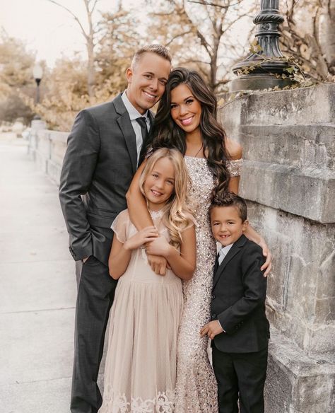 Reasons to be thankful and grateful 🤍@mrswoodtomotherhood stunning family photo in our Off The Shoulder Sequin Beaded Gown In Rose Gold. . . . . . . #myapmoment #adriannapapell #specialoccasion #dressesonline #occasionwear #autumndresses #partydresses #dressup #whattowear #flashesofdelight #cocktaildress #minidress #whattowear #partyootn #ootn #oootd #falldresses #falloutfits #whattoweartowork #daytonightlooks #partydresses #thanksgivinglooks #thanksgiving #familyfashion Fall Holiday Photo Shoot, Rose Gold Family Photo Outfits, Gold Family Christmas Pictures, Formal Family Outfits, Dressed Up Family Photos, Formal Christmas Family Photos, Champagne Family Photos, Gold Dress Family Photos, Elegant Christmas Family Photos