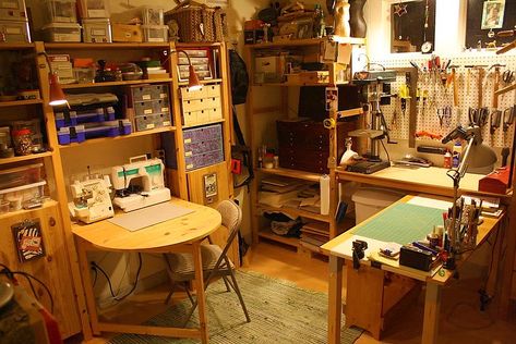 Garage Art Studio, Ivar Regal, Workspace Organization, Craftroom Storage, Fiber Studio, Craft Studios, Studio Storage, Artists Studios, Art Spaces