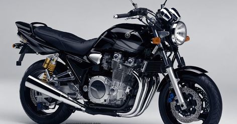 YAMAHA XJR 1300 : PERSONNALISATION Mon pote David me propose un projet très intéressant : il vient de faire l'acquisition d'une Yamah... Yamaha Xjr 1300, Yamaha Xjr, Xjr 1300, Honda Cbr 1000rr, Motos Yamaha, Motorcycle Decals, Bmw Cafe Racer, Yamaha Motorcycles, Motorcycle Manufacturers