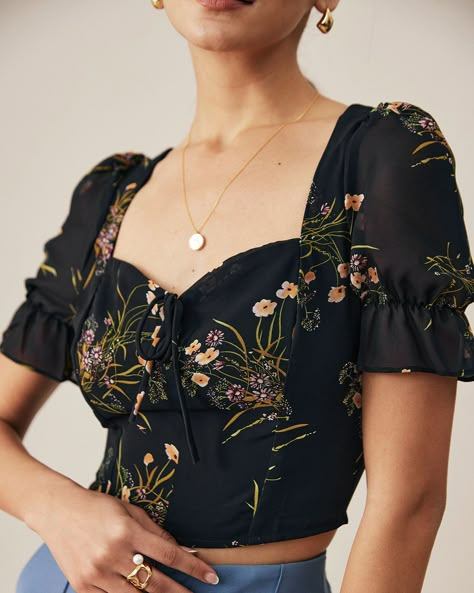 Floral Blouse Outfit, Rachel Green, Cute Blouses, Mode Inspo, Looks Chic, Top Trending, Blouse Outfit, Crop Blouse, Floral Blouse