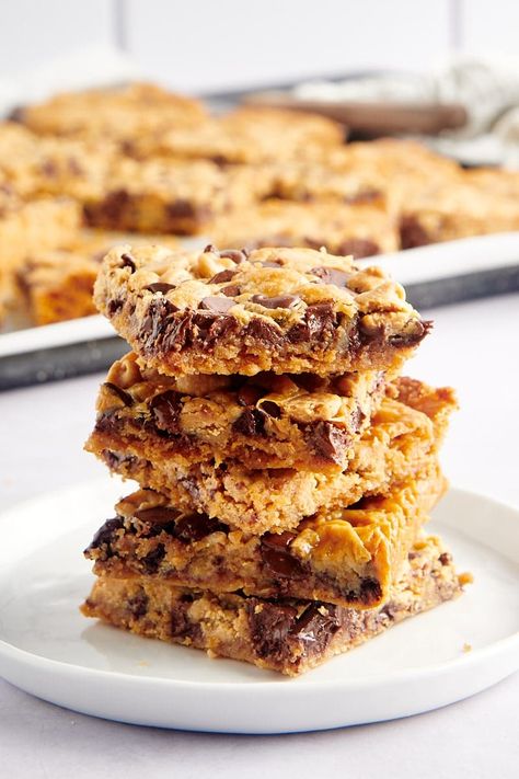 Desserts With Chocolate Chips, Blondie Bar, Magic Cookie Bars, 5 Ingredient Recipes, Peanut Butter Chips, Easy Treats, 5 Ingredient, Chewy Cookie, Graham Cracker Crumbs