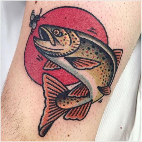 By @elbueno_tattooer Fishing Lure Tattoo, Fisherman Tattoo, Salmon Tattoo, Trout Tattoo, Fishing Tattoos, Fly Fishing Tattoo, Tribute Tattoo, Neat Tattoos, Fishing Tattoo