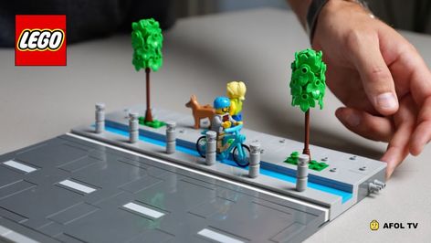 Curb Appeal: Building Curved Sidewalks for Your LEGO City - BrickNerd - All things LEGO and the LEGO fan community Lego City Ideas, Lego Cyberpunk, Lego Road, Lego Room Decor, Lego Tutorials, Lego Village, Lego Train, Lego City Sets, Lego Buildings