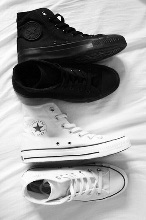 All Stars Converse, White Converse, Combat Boot, Minimal Chic, Shoe Obsession, Converse High Tops, Converse All Star, Chucks Converse, Converse Shoes