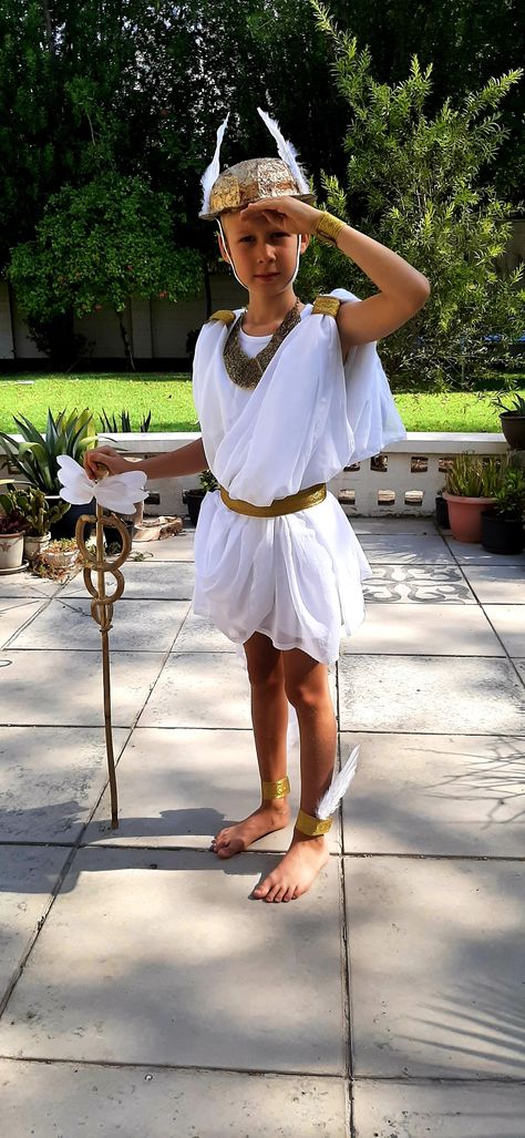 Greek Day At School Costume, Greek Gods Group Costume, Hermes Diy Costume, Diy Hermes Costume, Greek Costume Diy, Greek Gods Costume, Hermes Costume, Aphrodite Costume, Hermes Mythology