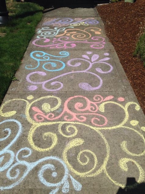 Fruit Chalk Art, Street Chalk Art, Fun Chalk Art, New York Graffiti, Chalk Wall, Pool Art, Trippy Painting, Chalk Design, Sidewalk Chalk Art