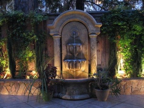 Backyard Water Feature Ideas, Water Feature Ideas, Outdoor Wall Fountains, Taman Air, Fountains Backyard, Fountain Design, Backyard Water Feature, Backyard Gazebo, Waterfalls Backyard