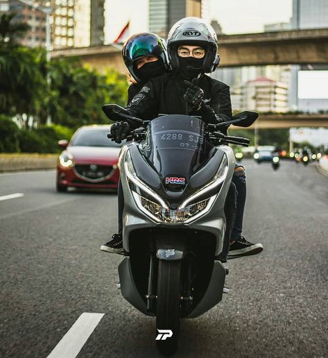 Pcx 150 Modification, Honda Scooters, Pcx 160, Motos Vintage, Big Bike, Pcx 150, Honda Pcx, Bike Aesthetic, Iron Horse