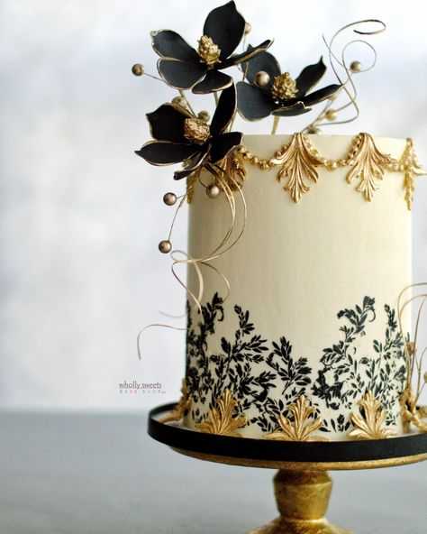 Baroque Cake, Gold And White Cake, Apple Cake Pops, Elegant Cake Design, Cake Design Inspiration, Beautiful Cake Designs, Elegant Birthday Cakes, Magic Cake, Fall Wedding Cakes