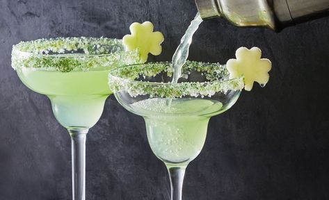 Delish Green Apple Moscato Sangria, Appletini Recipe, Irish Coffee Recipe, Homemade Irish Cream, St Patricks Day Drinks, Slushie Recipe, Tonic Recipe, Professional Cooking, Festive Drinks