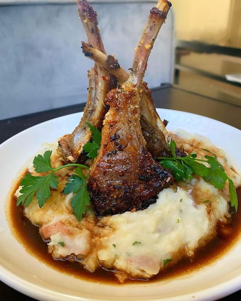 Lamb Chops With Mashed Potatoes, Lamb And Mashed Potatoes, Lamb Chops Meal, Lamb Chop Dinner Ideas, Seared Lamb Chops, Food Moodboard, Potato Appetizers, Gourmet Food Plating, Grilled Lamb Chops