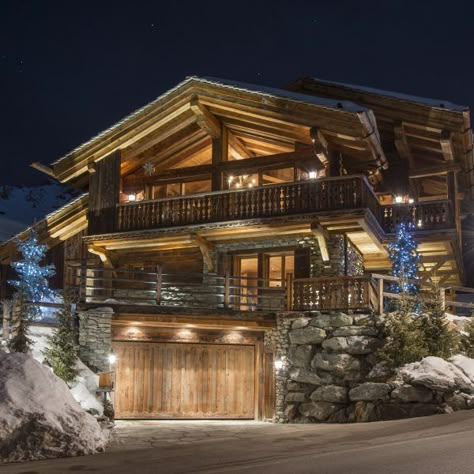 Chalet Annelies | Luxury Chalets Verbier - Bramble Ski Swiss Chalet Floor Plans, Austrian Ski Chalet, Modern Ski Chalet Exterior, Swiss Chalet House Exterior, Swiss Chalet Exterior, Modern Swiss Chalet, Ski Chalet Exterior, Swiss Chalet Interior, Chalet Plans