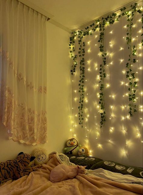 Led Fairy Lights Bedroom Ideas, Simple Room With Led Lights, Aesthetic Fake Vines Bedroom, Vines Lights Bedroom, Led Vines In Bedroom, Fake Vine Decor Bedroom Ideas, Where To Put Fake Vines In Your Room, Room Inspo Led Lights Vines, Room With Fake Vines