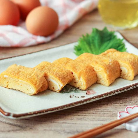 Savory Tamagoyaki (Kansai-Style Japanese Rolled Omelet) Tamagoyaki Recipe, Rolled Omelette, Japanese Side Dish, Sushi Mat, Dashi Broth, Using Chopsticks, Nori Seaweed, Cracked Egg, Japanese Dishes