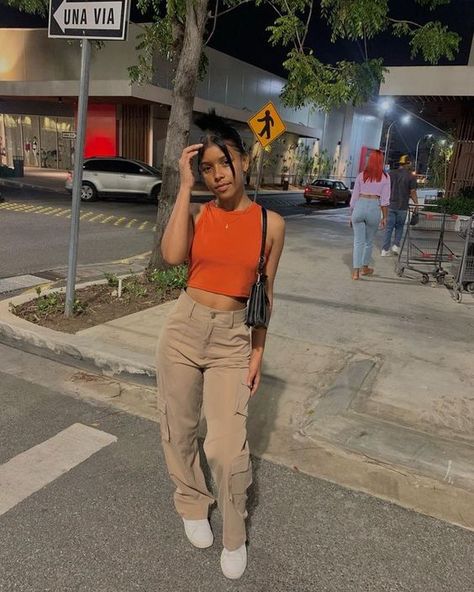 Rate This Cargo pants outfit From ⭐1~10. SAVE & FOLLOW i will update everyweek. Orange Top Outfit Aesthetic, Orange Top Outfit Ideas, Outfits Joda, Kakis Pants Outfit, Orange Cargo Pants Outfit, Top Naranja, Orange Top Outfit, Forest Trip, Beige Pants Outfit