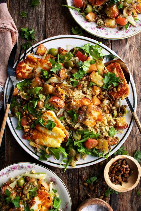 Fall Halloumi Recipes, Halloumi Farro Salad, Haloumi Salad Ideas, Date Vinaigrette, Bulgur Recipes, The Original Dish, Fried Halloumi, Halloumi Cheese, Halloumi Salad