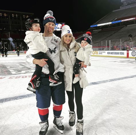 Hockey Wife Aesthetic, Hockey Husband, Hockey Wives, Ice Hockey Boyfriend, Hockey Wag, Nhl Wag, Hockey Family, Cute Hockey Couples Boyfriends, Nhl Wife