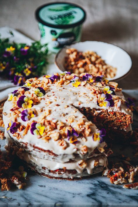 This Rawsome Vegan Life: SPICED CARROT CAKE with CASHEW YOGURT FROSTING Cashew Yogurt Uses, Gluten Free Carrot Cake Recipe, Yogurt Frosting, Spiced Carrot Cake, Cashew Yogurt, Carrot Spice Cake, Gluten Free Carrot Cake, Spiced Carrots, Vegan Carrot Cakes