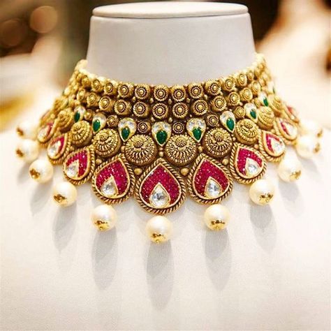 15 Best Gold Necklaces  Designs in 40 Grams Gold Necklace Indian Bridal Jewelry, Antique Jewelry Indian, Wedding Jewellery Collection, Bridal Fashion Jewelry, Antique Gold Jewelry, Bridal Gold Jewellery Designs, Indian Wedding Jewelry, Bridal Jewellery Indian, Gold Jewelry Indian