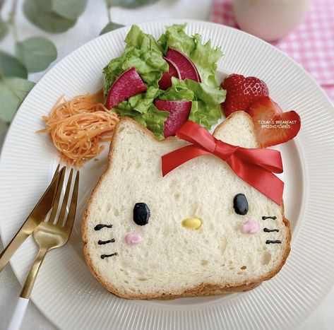 Decorated hello kitty sand which Hello Kitty Sandwich, Kawaii Cooking, Salty Foods, Cute Snacks, Cute Food Art, Healthy Food Motivation, Kawaii Food, Food Humor, Food Decoration