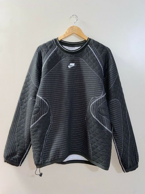 100% Authentic Condition: Brand New With Tags Size: S Come from pet-free, smoke-free environment Nike Campaign Design, Men’s Sweatshirts, Workwear Fashion Men, Minimalist Tops, Retro Futuristic Fashion, Sweatshirt Outfit Men, Sports Fashion Design, Futurism Fashion, Top Streetwear Brands