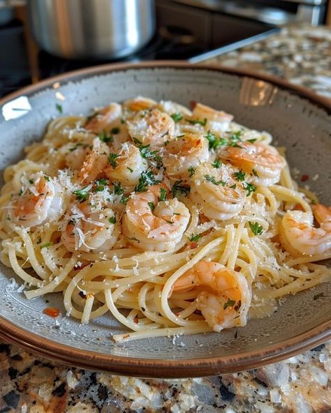 Cookerecipe Garlic Butter Shrimp Scampi, Shrimp Scampi Linguine, Linguine Pasta, Garlic Butter Shrimp, Butter Shrimp, Large Shrimp, Shrimp Scampi, Linguine, Garlic Butter