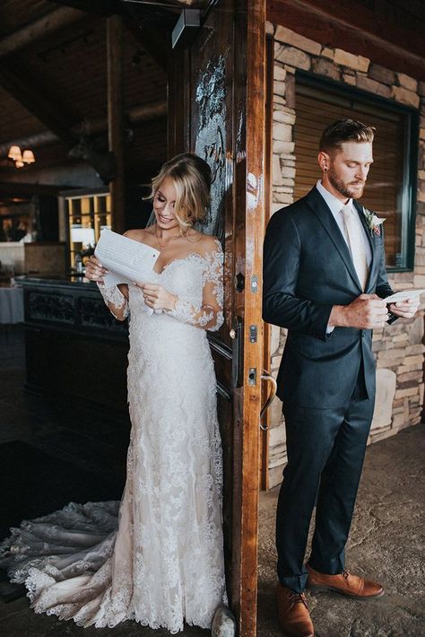 first look wedding photos bride and groom read letters to each other alex lasota photography Wedding Picture Poses, Lace Bride, Wedding Photos Poses, Wedding Forward, Wedding Photography Poses, Wedding Cake Designs, Wedding Shots, Wedding Photo Inspiration, Wedding Pics