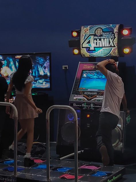 Arcade Dance Machine Aesthetic, Class Couple Aesthetic, Gaming Date Aesthetic, Couple Playfight, Arcade Date Aesthetic Couple, Mall Date Aesthetic Couple, Arcade Couple Aesthetic, Couple At Arcade, Couple Arcade Pics