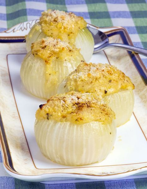 Vidalia Onion Recipes, Stuffed Onions, Crunchy Bread, Stuffed Vegetables, Baked Onions, Creamed Onions, Veggie Delight, Vidalia Onions, Onion Recipes