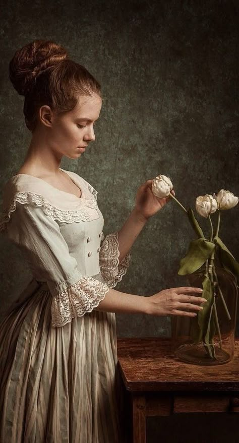 Side Portrait, Eyeball Art, Fine Art Portrait Photography, Studio Photography Poses, Portrait Photography Women, Fine Photography, Figure Photo, Holding Flowers, Fine Art Portraits