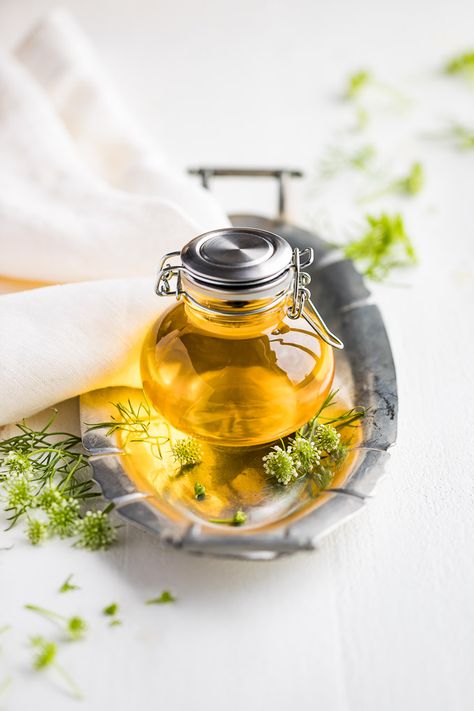 Diy Facials, Facial Serums, Oil Cleansing Method, Oil Cleansing, Diy Skin Care Recipes, Diy Facial, Natural Skin Care Routine, Homemade Bath Products, Diy Skincare