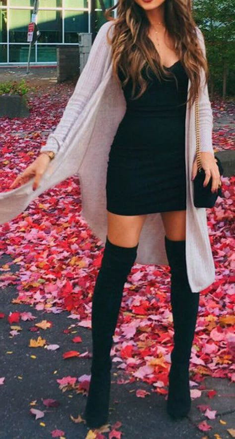 Thigh High Boots Outfit, Knee Boots Outfit, Skirt Diy, Rok Mini, Rock Outfit, Trendy Skirts, Skirts With Boots, Cute Fall Outfits, Looks Chic