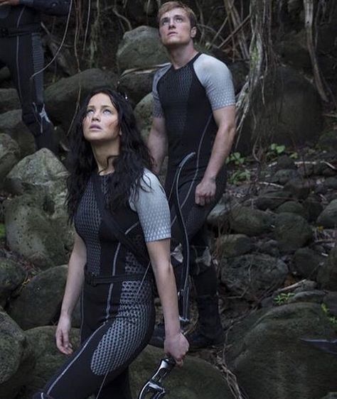 Katniss Everdeen Peeta Mellark, Katniss And Peeta Costume, Hunger Games Peeta And Katniss, Katniss Everdeen And Peeta Mellark, Johanna Mason Hunger Games, Hunger Games Johanna, Peeta And Katniss, Katniss Peeta, Josh And Jennifer