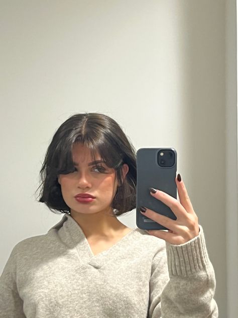 Short Bob Hairstyles Oval Face, Messy Bob Curtain Bangs, Short 90s Bob With Bangs, French Bob And Glasses, Jaw Bob Haircut, Short Hair On Thick Hair, Short Thick Wavy Hair With Bangs, Short Haircuts For Round Face Women, French Bob Haircut Square Face