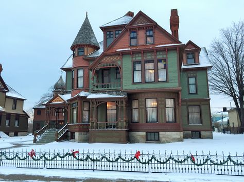 Muskegon, MI - The Hume House 1887 owned by Thomas Hume. Members of the Hume family lived in this house until 1952. Worked at Hackly and McGordon as a bookkeeper, 8 years later Hume purchased McGordon's share of the firm and it became Hackley and Hume; one of the largest lumber companies in the US. The company was dissolved in 1915, under a stipulation in Hackley's will. Victorian House Colors, Loft House Design, Victorian Beauty, Ideal House, Victorian Style Homes, The Firm, Castle House, Loft House, Big House