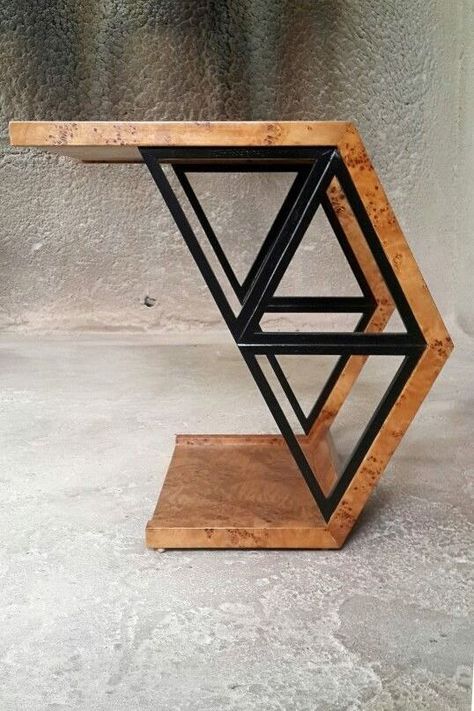 unique diy side tables Contemporary Coffee Table Design, Industrial Furniture Table, Modern Table Design, Diy Industrial Furniture, Triangle Coffee Table, Coffee Table Design Modern, Kursi Bar, Industrial Design Furniture, Vintage Industrial Furniture