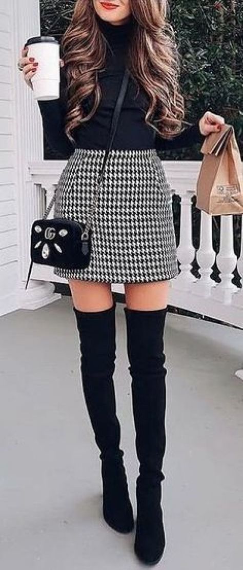 Sporty Dress, Rock Outfit, Trendy Skirts, Skirt Mini, Winter Trends, Cute Fall Outfits, Black Women Fashion, Dressy Casual, Fall Outfits Women