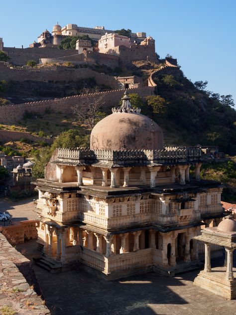 Kumbhalgarh Fort, India Travel Places, Indian Temple Architecture, India Architecture, Ancient Indian Architecture, Amazing India, Indian Architecture, Rajasthan India, Bhutan