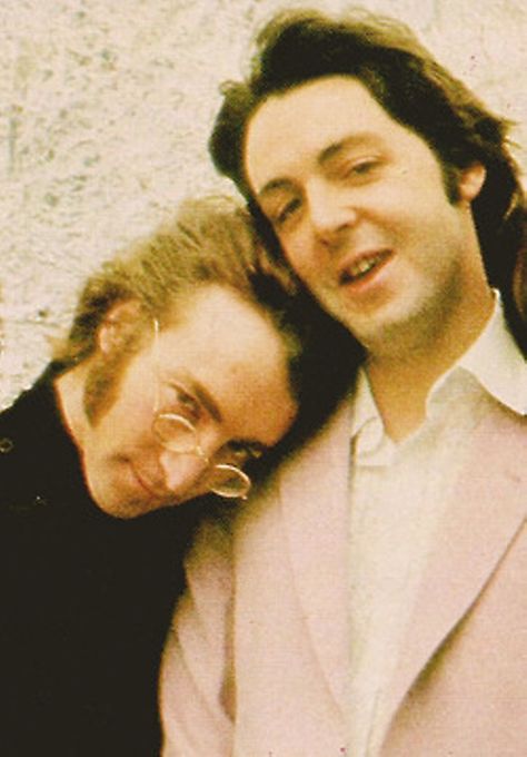 John  Lennon & Paul McCartney John Lennon Paul Mccartney, Lennon And Mccartney, Beatles Love, Bug Boy, Beatles Pictures, Sir Paul, Beatles John, Musica Rock, The Fab Four