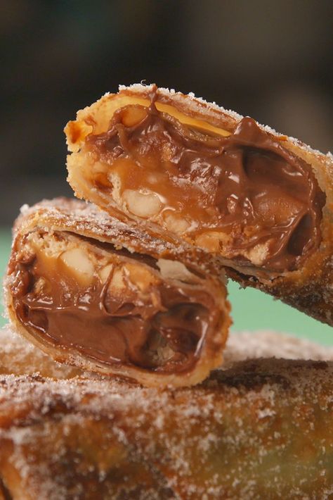 Deep Fried Mars Bar, Fried Mars Bar, Easy Thanksgiving Dessert Recipes, Telur Gulung, Easy Homemade Desserts, Evil Genius, Dessert Recipes For Kids, Thanksgiving Desserts Easy, Mars Bar